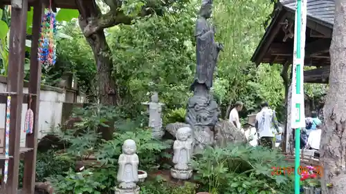 西光寺の像