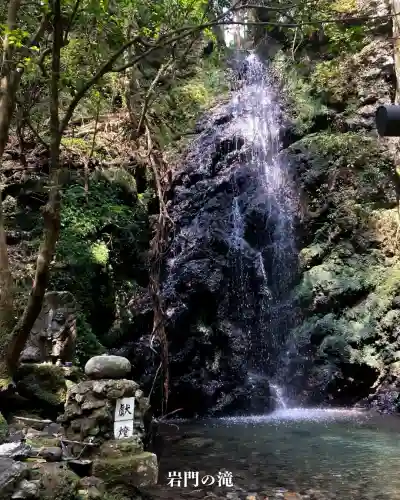 岩門の滝神社(岐阜県)