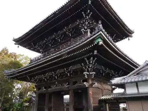 清凉寺の山門