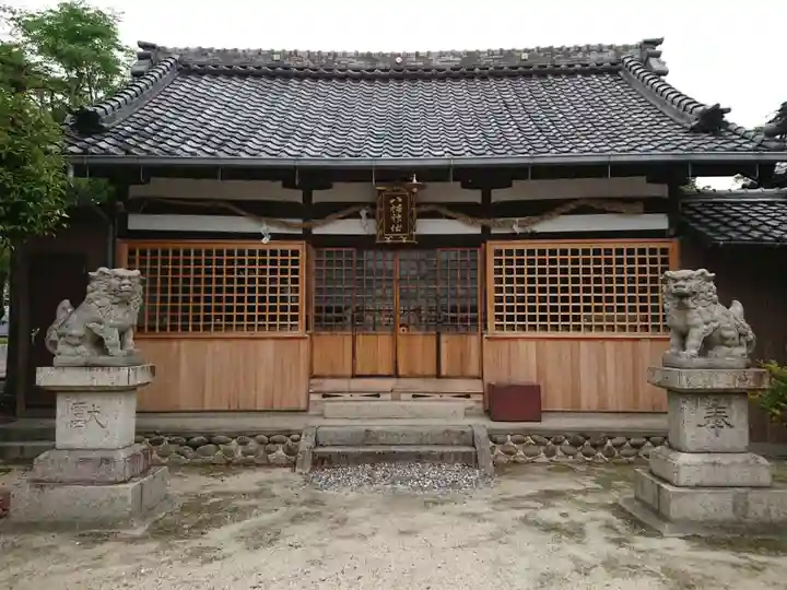 八幡神社の本殿・本堂