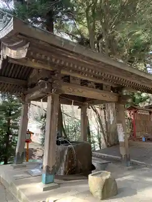 新倉富士浅間神社の手水舎