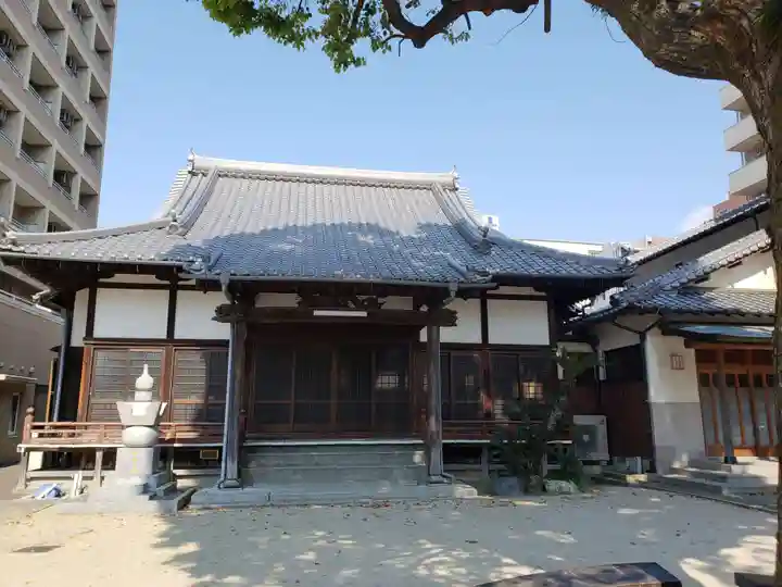 法泉寺の本殿・本堂