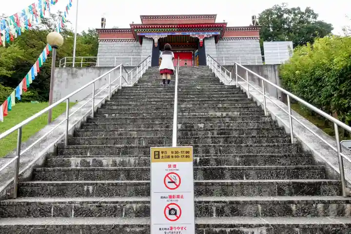 チベット仏教寺院強巴林(チャンバリン)の本殿・本堂