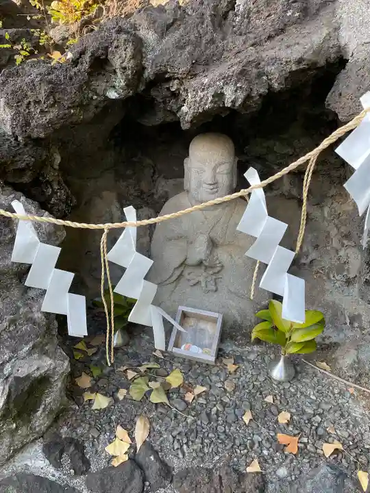 鳩森八幡神社の仏像