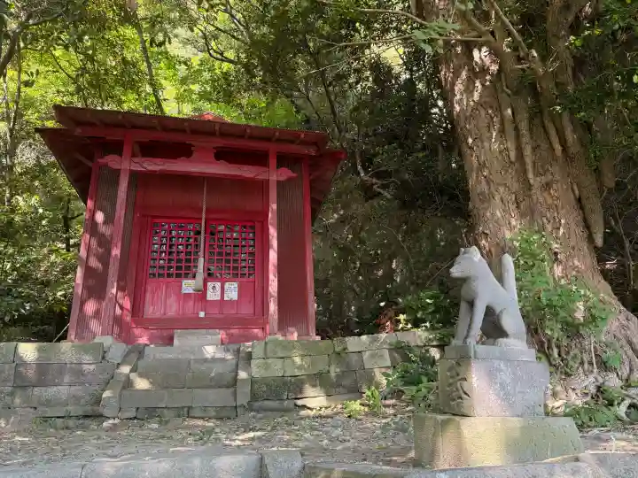 船守稲荷神社の{uncategorized: "未分類", other: "その他", undefined: "問題あり", building: "その他建物", grave: "お墓", sacred_gate: "鳥居", guardian: "狛犬", statue: "像", buddha: "仏像", history: "歴史", nature: "自然", garden: "庭園", animal: "動物", pagoda: "塔", temizu: "手水舎", mountain_gate: "山門・神門", sanctuary: "本殿・本堂", subordinate: "末社・摂社", art: "芸術", scenery: "景色", jizo: "地蔵", ema: "絵馬", goshuin: "御朱印", omikuji: "おみくじ", items: "授与品その他", amulet: "お守り", goshuincho: "御朱印帳", eats: "食事", festival: "お祭り", votive_dance: "神楽", shichigosan: "七五三参", wedding: "結婚式", experience: "体験その他", initially: "初詣", around: "周辺", anti_infection: "感染症対策"}