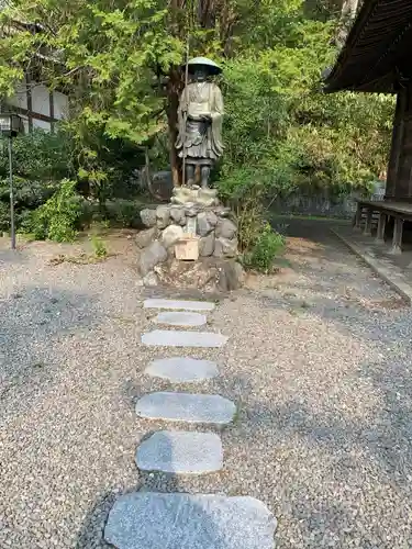 繁多寺の像