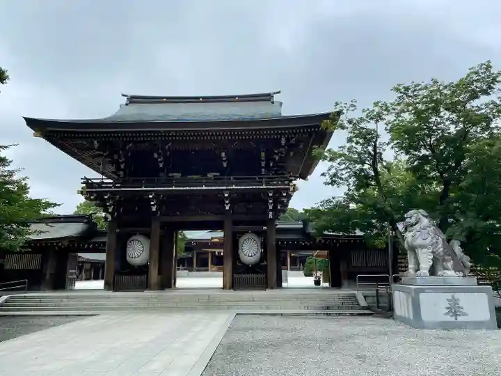 寒川神社の山門・神門