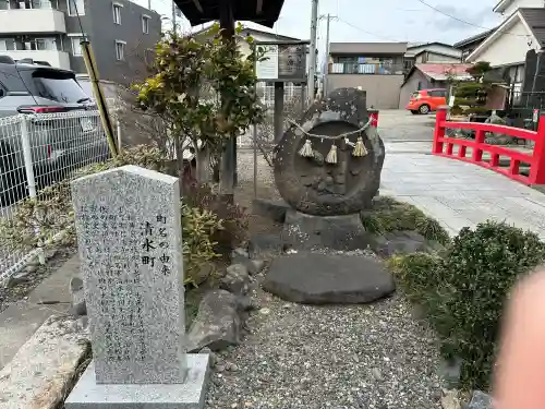 槻井泉神社の{uncategorized: "未分類", other: "その他", undefined: "問題あり", building: "その他建物", grave: "お墓", sacred_gate: "鳥居", guardian: "狛犬", statue: "像", buddha: "仏像", history: "歴史", nature: "自然", garden: "庭園", animal: "動物", pagoda: "塔", temizu: "手水舎", mountain_gate: "山門・神門", sanctuary: "本殿・本堂", subordinate: "末社・摂社", art: "芸術", scenery: "景色", jizo: "地蔵", ema: "絵馬", goshuin: "御朱印", omikuji: "おみくじ", items: "授与品その他", amulet: "お守り", goshuincho: "御朱印帳", eats: "食事", festival: "お祭り", votive_dance: "神楽", shichigosan: "七五三参", wedding: "結婚式", experience: "体験その他", initially: "初詣", around: "周辺", anti_infection: "感染症対策"}