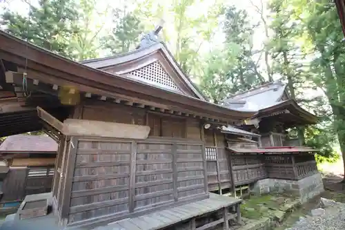 松谷神社の本殿