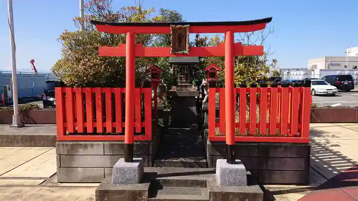 稲荷大明神(モザイクモール港北)の本殿・本堂