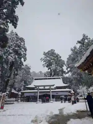 鹿島神宮の{uncategorized: "未分類", other: "その他", undefined: "問題あり", building: "その他建物", grave: "お墓", sacred_gate: "鳥居", guardian: "狛犬", statue: "像", buddha: "仏像", history: "歴史", nature: "自然", garden: "庭園", animal: "動物", pagoda: "塔", temizu: "手水舎", mountain_gate: "山門・神門", sanctuary: "本殿・本堂", subordinate: "末社・摂社", art: "芸術", scenery: "景色", jizo: "地蔵", ema: "絵馬", goshuin: "御朱印", omikuji: "おみくじ", items: "授与品その他", amulet: "お守り", goshuincho: "御朱印帳", eats: "食事", festival: "お祭り", votive_dance: "神楽", shichigosan: "七五三参", wedding: "結婚式", experience: "体験その他", initially: "初詣", around: "周辺", anti_infection: "感染症対策"}
