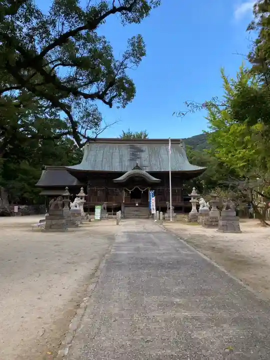 與止日女神社の{uncategorized: "未分類", other: "その他", undefined: "問題あり", building: "その他建物", grave: "お墓", sacred_gate: "鳥居", guardian: "狛犬", statue: "像", buddha: "仏像", history: "歴史", nature: "自然", garden: "庭園", animal: "動物", pagoda: "塔", temizu: "手水舎", mountain_gate: "山門・神門", sanctuary: "本殿・本堂", subordinate: "末社・摂社", art: "芸術", scenery: "景色", jizo: "地蔵", ema: "絵馬", goshuin: "御朱印", omikuji: "おみくじ", items: "授与品その他", amulet: "お守り", goshuincho: "御朱印帳", eats: "食事", festival: "お祭り", votive_dance: "神楽", shichigosan: "七五三参", wedding: "結婚式", experience: "体験その他", initially: "初詣", around: "周辺", anti_infection: "感染症対策"}