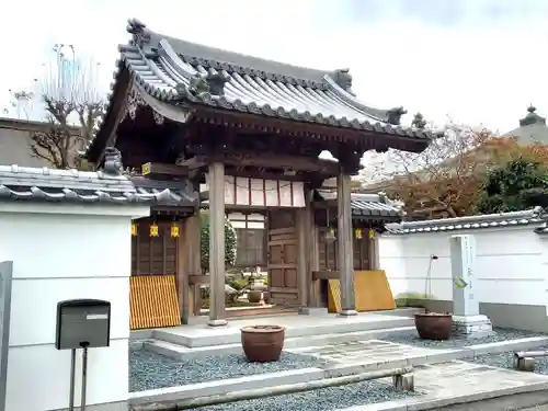 歓喜院の山門・神門