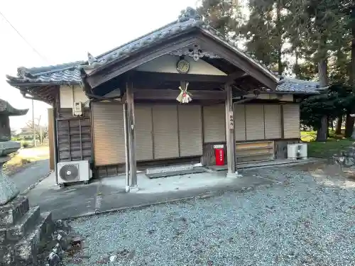 満賀里神社の{uncategorized: "未分類", other: "その他", undefined: "問題あり", building: "その他建物", grave: "お墓", sacred_gate: "鳥居", guardian: "狛犬", statue: "像", buddha: "仏像", history: "歴史", nature: "自然", garden: "庭園", animal: "動物", pagoda: "塔", temizu: "手水舎", mountain_gate: "山門・神門", sanctuary: "本殿・本堂", subordinate: "末社・摂社", art: "芸術", scenery: "景色", jizo: "地蔵", ema: "絵馬", goshuin: "御朱印", omikuji: "おみくじ", items: "授与品その他", amulet: "お守り", goshuincho: "御朱印帳", eats: "食事", festival: "お祭り", votive_dance: "神楽", shichigosan: "七五三参", wedding: "結婚式", experience: "体験その他", initially: "初詣", around: "周辺", anti_infection: "感染症対策"}