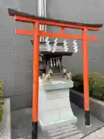 稲荷神社の{uncategorized: "未分類", other: "その他", undefined: "問題あり", building: "その他建物", grave: "お墓", sacred_gate: "鳥居", guardian: "狛犬", statue: "像", buddha: "仏像", history: "歴史", nature: "自然", garden: "庭園", animal: "動物", pagoda: "塔", temizu: "手水舎", mountain_gate: "山門・神門", sanctuary: "本殿・本堂", subordinate: "末社・摂社", art: "芸術", scenery: "景色", jizo: "地蔵", ema: "絵馬", goshuin: "御朱印", omikuji: "おみくじ", items: "授与品その他", amulet: "お守り", goshuincho: "御朱印帳", eats: "食事", festival: "お祭り", votive_dance: "神楽", shichigosan: "七五三参", wedding: "結婚式", experience: "体験その他", initially: "初詣", around: "周辺", anti_infection: "感染症対策"}