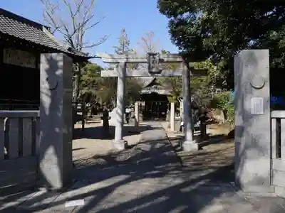 三囲神社の鳥居
