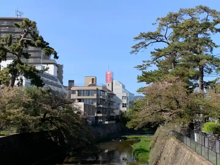 日切地蔵尊の周辺