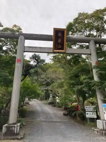 秩父御嶽神社の鳥居