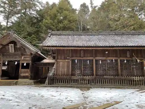 麻績神社の本殿・本堂