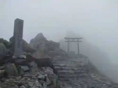 雄山神社峰本社の鳥居