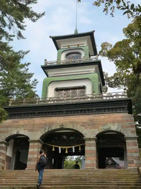 尾山神社の{uncategorized: "未分類", other: "その他", undefined: "問題あり", building: "その他建物", grave: "お墓", sacred_gate: "鳥居", guardian: "狛犬", statue: "像", buddha: "仏像", history: "歴史", nature: "自然", garden: "庭園", animal: "動物", pagoda: "塔", temizu: "手水舎", mountain_gate: "山門・神門", sanctuary: "本殿・本堂", subordinate: "末社・摂社", art: "芸術", scenery: "景色", jizo: "地蔵", ema: "絵馬", goshuin: "御朱印", omikuji: "おみくじ", items: "授与品その他", amulet: "お守り", goshuincho: "御朱印帳", eats: "食事", festival: "お祭り", votive_dance: "神楽", shichigosan: "七五三参", wedding: "結婚式", experience: "体験その他", initially: "初詣", around: "周辺", anti_infection: "感染症対策"}