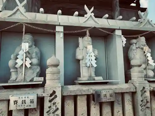 羽黒神社の像