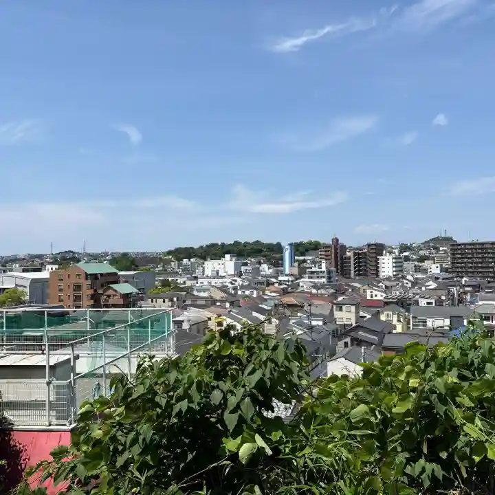 若宮八幡宮の{uncategorized: "未分類", other: "その他", undefined: "問題あり", building: "その他建物", grave: "お墓", sacred_gate: "鳥居", guardian: "狛犬", statue: "像", buddha: "仏像", history: "歴史", nature: "自然", garden: "庭園", animal: "動物", pagoda: "塔", temizu: "手水舎", mountain_gate: "山門・神門", sanctuary: "本殿・本堂", subordinate: "末社・摂社", art: "芸術", scenery: "景色", jizo: "地蔵", ema: "絵馬", goshuin: "御朱印", omikuji: "おみくじ", items: "授与品その他", amulet: "お守り", goshuincho: "御朱印帳", eats: "食事", festival: "お祭り", votive_dance: "神楽", shichigosan: "七五三参", wedding: "結婚式", experience: "体験その他", initially: "初詣", around: "周辺", anti_infection: "感染症対策"}