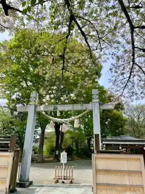諏訪神社の{uncategorized: "未分類", other: "その他", undefined: "問題あり", building: "その他建物", grave: "お墓", sacred_gate: "鳥居", guardian: "狛犬", statue: "像", buddha: "仏像", history: "歴史", nature: "自然", garden: "庭園", animal: "動物", pagoda: "塔", temizu: "手水舎", mountain_gate: "山門・神門", sanctuary: "本殿・本堂", subordinate: "末社・摂社", art: "芸術", scenery: "景色", jizo: "地蔵", ema: "絵馬", goshuin: "御朱印", omikuji: "おみくじ", items: "授与品その他", amulet: "お守り", goshuincho: "御朱印帳", eats: "食事", festival: "お祭り", votive_dance: "神楽", shichigosan: "七五三参", wedding: "結婚式", experience: "体験その他", initially: "初詣", around: "周辺", anti_infection: "感染症対策"}