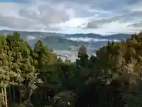 大明神山の祠の景色