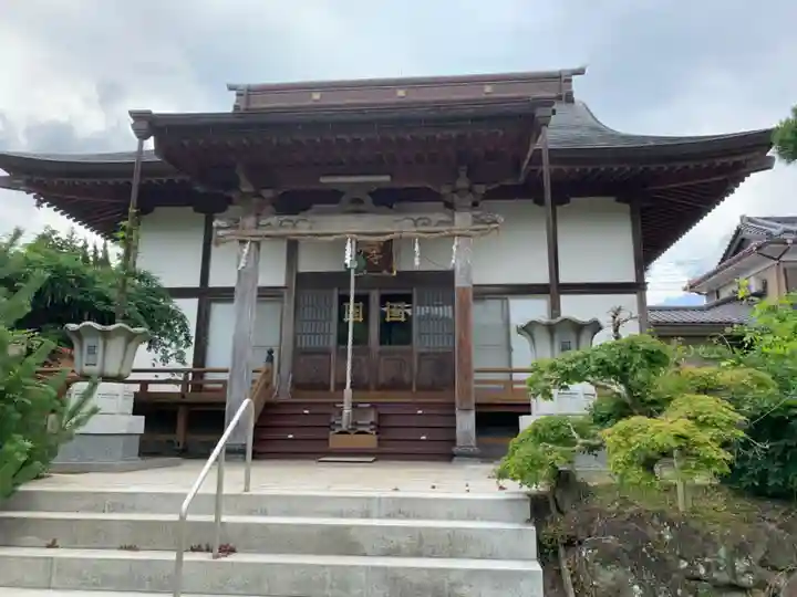 長福寺の本殿・本堂