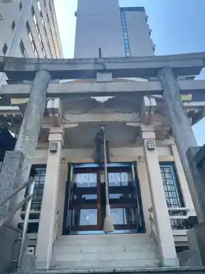 車町稲荷神社の{uncategorized: "未分類", other: "その他", undefined: "問題あり", building: "その他建物", grave: "お墓", sacred_gate: "鳥居", guardian: "狛犬", statue: "像", buddha: "仏像", history: "歴史", nature: "自然", garden: "庭園", animal: "動物", pagoda: "塔", temizu: "手水舎", mountain_gate: "山門・神門", sanctuary: "本殿・本堂", subordinate: "末社・摂社", art: "芸術", scenery: "景色", jizo: "地蔵", ema: "絵馬", goshuin: "御朱印", omikuji: "おみくじ", items: "授与品その他", amulet: "お守り", goshuincho: "御朱印帳", eats: "食事", festival: "お祭り", votive_dance: "神楽", shichigosan: "七五三参", wedding: "結婚式", experience: "体験その他", initially: "初詣", around: "周辺", anti_infection: "感染症対策"}