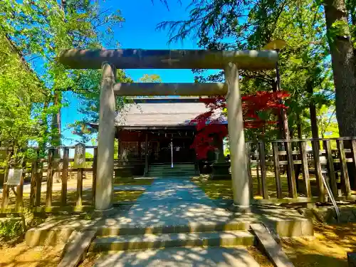 松岬神社の{uncategorized: "未分類", other: "その他", undefined: "問題あり", building: "その他建物", grave: "お墓", sacred_gate: "鳥居", guardian: "狛犬", statue: "像", buddha: "仏像", history: "歴史", nature: "自然", garden: "庭園", animal: "動物", pagoda: "塔", temizu: "手水舎", mountain_gate: "山門・神門", sanctuary: "本殿・本堂", subordinate: "末社・摂社", art: "芸術", scenery: "景色", jizo: "地蔵", ema: "絵馬", goshuin: "御朱印", omikuji: "おみくじ", items: "授与品その他", amulet: "お守り", goshuincho: "御朱印帳", eats: "食事", festival: "お祭り", votive_dance: "神楽", shichigosan: "七五三参", wedding: "結婚式", experience: "体験その他", initially: "初詣", around: "周辺", anti_infection: "感染症対策"}