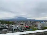 富士山本宮浅間大社の{uncategorized: "未分類", other: "その他", undefined: "問題あり", building: "その他建物", grave: "お墓", sacred_gate: "鳥居", guardian: "狛犬", statue: "像", buddha: "仏像", history: "歴史", nature: "自然", garden: "庭園", animal: "動物", pagoda: "塔", temizu: "手水舎", mountain_gate: "山門・神門", sanctuary: "本殿・本堂", subordinate: "末社・摂社", art: "芸術", scenery: "景色", jizo: "地蔵", ema: "絵馬", goshuin: "御朱印", omikuji: "おみくじ", items: "授与品その他", amulet: "お守り", goshuincho: "御朱印帳", eats: "食事", festival: "お祭り", votive_dance: "神楽", shichigosan: "七五三参", wedding: "結婚式", experience: "体験その他", initially: "初詣", around: "周辺", anti_infection: "感染症対策"}