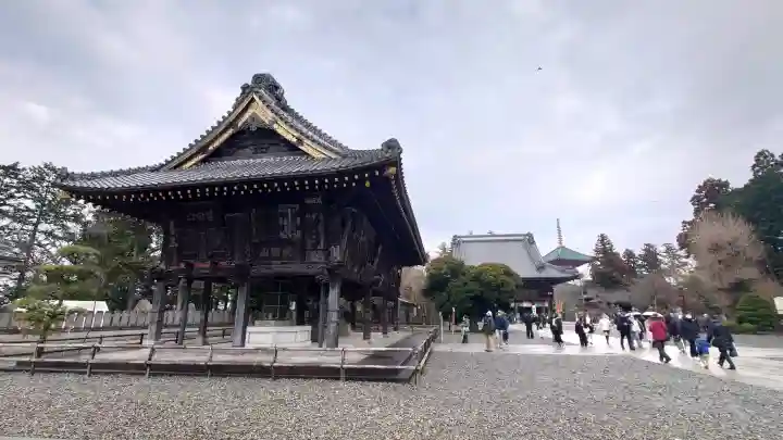 成田山新勝寺の{uncategorized: "未分類", other: "その他", undefined: "問題あり", building: "その他建物", grave: "お墓", sacred_gate: "鳥居", guardian: "狛犬", statue: "像", buddha: "仏像", history: "歴史", nature: "自然", garden: "庭園", animal: "動物", pagoda: "塔", temizu: "手水舎", mountain_gate: "山門・神門", sanctuary: "本殿・本堂", subordinate: "末社・摂社", art: "芸術", scenery: "景色", jizo: "地蔵", ema: "絵馬", goshuin: "御朱印", omikuji: "おみくじ", items: "授与品その他", amulet: "お守り", goshuincho: "御朱印帳", eats: "食事", festival: "お祭り", votive_dance: "神楽", shichigosan: "七五三参", wedding: "結婚式", experience: "体験その他", initially: "初詣", around: "周辺", anti_infection: "感染症対策"}