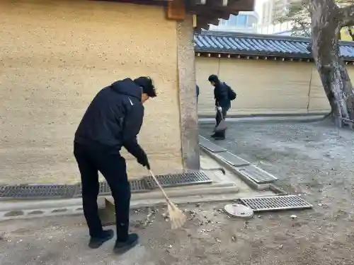 西宮神社の{uncategorized: "未分類", other: "その他", undefined: "問題あり", building: "その他建物", grave: "お墓", sacred_gate: "鳥居", guardian: "狛犬", statue: "像", buddha: "仏像", history: "歴史", nature: "自然", garden: "庭園", animal: "動物", pagoda: "塔", temizu: "手水舎", mountain_gate: "山門・神門", sanctuary: "本殿・本堂", subordinate: "末社・摂社", art: "芸術", scenery: "景色", jizo: "地蔵", ema: "絵馬", goshuin: "御朱印", omikuji: "おみくじ", items: "授与品その他", amulet: "お守り", goshuincho: "御朱印帳", eats: "食事", festival: "お祭り", votive_dance: "神楽", shichigosan: "七五三参", wedding: "結婚式", experience: "体験その他", initially: "初詣", around: "周辺", anti_infection: "感染症対策"}