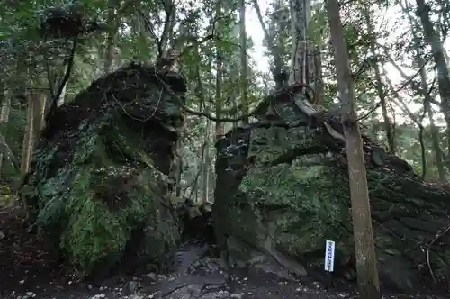 室生龍穴神社(奈良県)