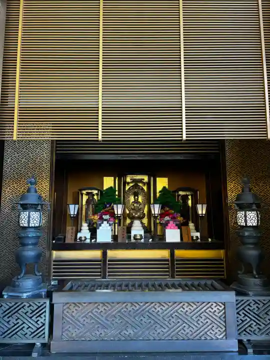 成田山新勝寺の{uncategorized: "未分類", other: "その他", undefined: "問題あり", building: "その他建物", grave: "お墓", sacred_gate: "鳥居", guardian: "狛犬", statue: "像", buddha: "仏像", history: "歴史", nature: "自然", garden: "庭園", animal: "動物", pagoda: "塔", temizu: "手水舎", mountain_gate: "山門・神門", sanctuary: "本殿・本堂", subordinate: "末社・摂社", art: "芸術", scenery: "景色", jizo: "地蔵", ema: "絵馬", goshuin: "御朱印", omikuji: "おみくじ", items: "授与品その他", amulet: "お守り", goshuincho: "御朱印帳", eats: "食事", festival: "お祭り", votive_dance: "神楽", shichigosan: "七五三参", wedding: "結婚式", experience: "体験その他", initially: "初詣", around: "周辺", anti_infection: "感染症対策"}