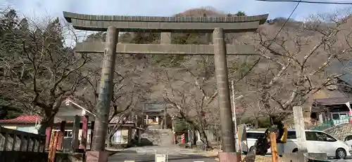 藤原町護国神社の鳥居