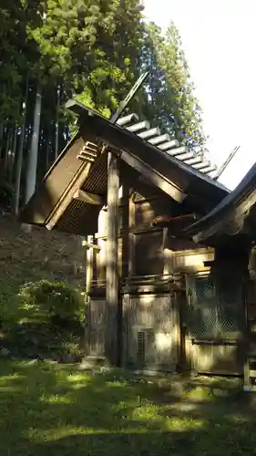 近津神社の本殿・本堂