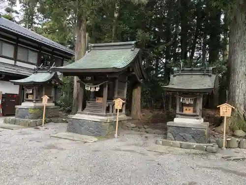 雄山神社前立社壇の末社・摂社