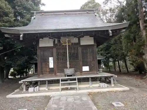 湯次神社の{uncategorized: "未分類", other: "その他", undefined: "問題あり", building: "その他建物", grave: "お墓", sacred_gate: "鳥居", guardian: "狛犬", statue: "像", buddha: "仏像", history: "歴史", nature: "自然", garden: "庭園", animal: "動物", pagoda: "塔", temizu: "手水舎", mountain_gate: "山門・神門", sanctuary: "本殿・本堂", subordinate: "末社・摂社", art: "芸術", scenery: "景色", jizo: "地蔵", ema: "絵馬", goshuin: "御朱印", omikuji: "おみくじ", items: "授与品その他", amulet: "お守り", goshuincho: "御朱印帳", eats: "食事", festival: "お祭り", votive_dance: "神楽", shichigosan: "七五三参", wedding: "結婚式", experience: "体験その他", initially: "初詣", around: "周辺", anti_infection: "感染症対策"}