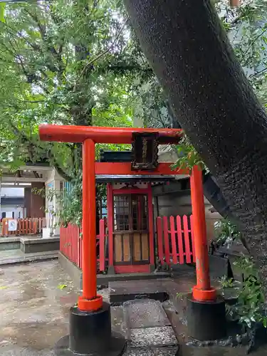 銀杏岡八幡神社の末社・摂社