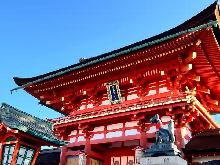 伏見稲荷大社の{uncategorized: "未分類", other: "その他", undefined: "問題あり", building: "その他建物", grave: "お墓", sacred_gate: "鳥居", guardian: "狛犬", statue: "像", buddha: "仏像", history: "歴史", nature: "自然", garden: "庭園", animal: "動物", pagoda: "塔", temizu: "手水舎", mountain_gate: "山門・神門", sanctuary: "本殿・本堂", subordinate: "末社・摂社", art: "芸術", scenery: "景色", jizo: "地蔵", ema: "絵馬", goshuin: "御朱印", omikuji: "おみくじ", items: "授与品その他", amulet: "お守り", goshuincho: "御朱印帳", eats: "食事", festival: "お祭り", votive_dance: "神楽", shichigosan: "七五三参", wedding: "結婚式", experience: "体験その他", initially: "初詣", around: "周辺", anti_infection: "感染症対策"}
