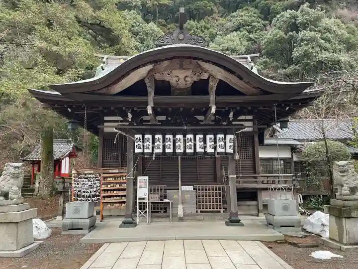 四所神社の{uncategorized: "未分類", other: "その他", undefined: "問題あり", building: "その他建物", grave: "お墓", sacred_gate: "鳥居", guardian: "狛犬", statue: "像", buddha: "仏像", history: "歴史", nature: "自然", garden: "庭園", animal: "動物", pagoda: "塔", temizu: "手水舎", mountain_gate: "山門・神門", sanctuary: "本殿・本堂", subordinate: "末社・摂社", art: "芸術", scenery: "景色", jizo: "地蔵", ema: "絵馬", goshuin: "御朱印", omikuji: "おみくじ", items: "授与品その他", amulet: "お守り", goshuincho: "御朱印帳", eats: "食事", festival: "お祭り", votive_dance: "神楽", shichigosan: "七五三参", wedding: "結婚式", experience: "体験その他", initially: "初詣", around: "周辺", anti_infection: "感染症対策"}