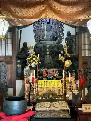 徳寿院の{uncategorized: "未分類", other: "その他", undefined: "問題あり", building: "その他建物", grave: "お墓", sacred_gate: "鳥居", guardian: "狛犬", statue: "像", buddha: "仏像", history: "歴史", nature: "自然", garden: "庭園", animal: "動物", pagoda: "塔", temizu: "手水舎", mountain_gate: "山門・神門", sanctuary: "本殿・本堂", subordinate: "末社・摂社", art: "芸術", scenery: "景色", jizo: "地蔵", ema: "絵馬", goshuin: "御朱印", omikuji: "おみくじ", items: "授与品その他", amulet: "お守り", goshuincho: "御朱印帳", eats: "食事", festival: "お祭り", votive_dance: "神楽", shichigosan: "七五三参", wedding: "結婚式", experience: "体験その他", initially: "初詣", around: "周辺", anti_infection: "感染症対策"}