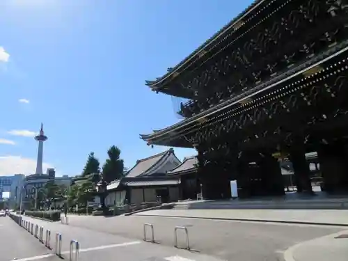 東本願寺（真宗本廟）の山門・神門