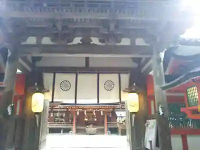 石上神宮の山門・神門