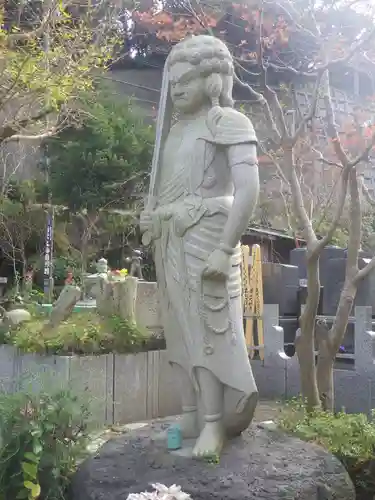 青蓮寺の像