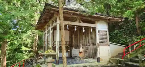 萬蔵稲荷神社の建物その他