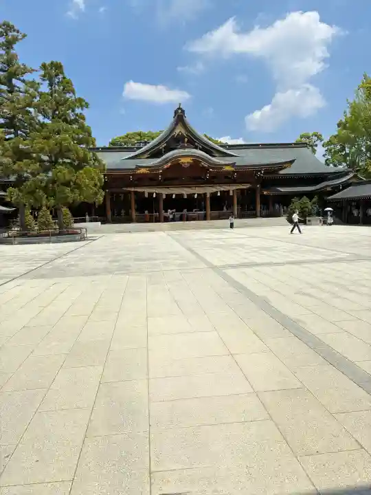 寒川神社の{uncategorized: "未分類", other: "その他", undefined: "問題あり", building: "その他建物", grave: "お墓", sacred_gate: "鳥居", guardian: "狛犬", statue: "像", buddha: "仏像", history: "歴史", nature: "自然", garden: "庭園", animal: "動物", pagoda: "塔", temizu: "手水舎", mountain_gate: "山門・神門", sanctuary: "本殿・本堂", subordinate: "末社・摂社", art: "芸術", scenery: "景色", jizo: "地蔵", ema: "絵馬", goshuin: "御朱印", omikuji: "おみくじ", items: "授与品その他", amulet: "お守り", goshuincho: "御朱印帳", eats: "食事", festival: "お祭り", votive_dance: "神楽", shichigosan: "七五三参", wedding: "結婚式", experience: "体験その他", initially: "初詣", around: "周辺", anti_infection: "感染症対策"}